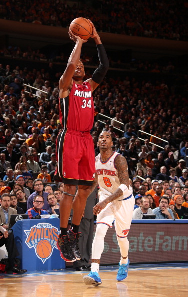 队艰难闯入 队艰难闯入